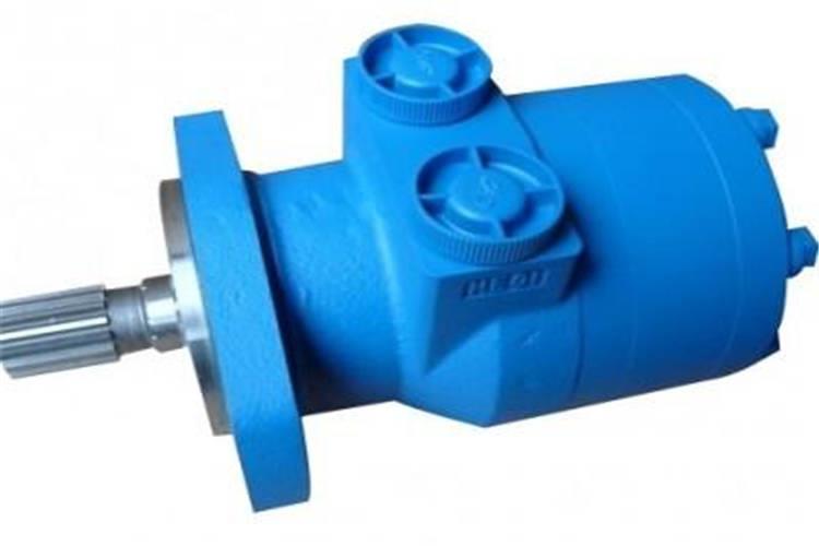 液压马达是液压传动系统的一种实行元器件，它将液压油泵出示的液体压力能变化为其输出轴的机械动能（转距和转速比）